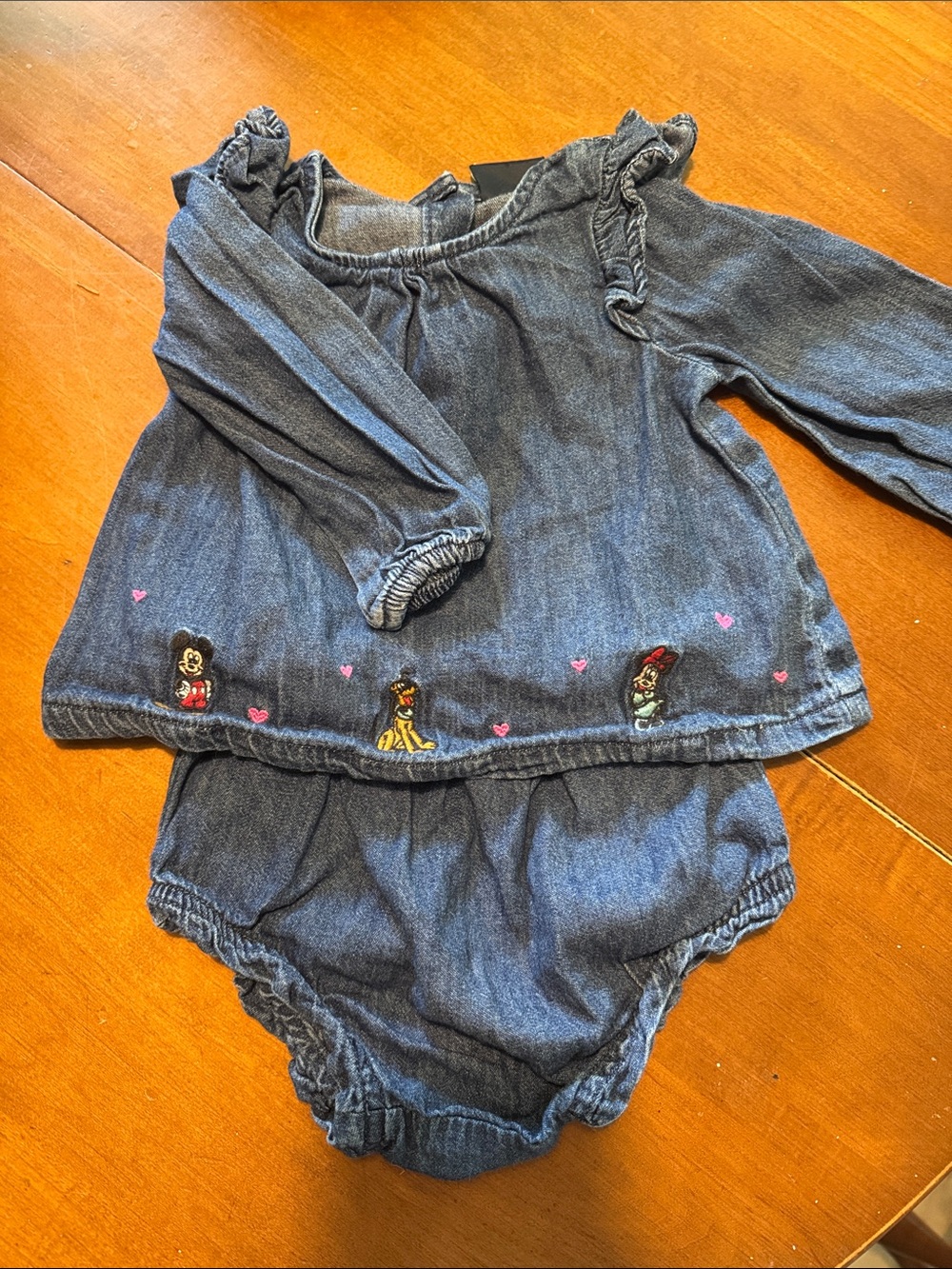 Disney x GAP Denim Baby Two-Piece Set with Heart and Character Embroidery - Blue
